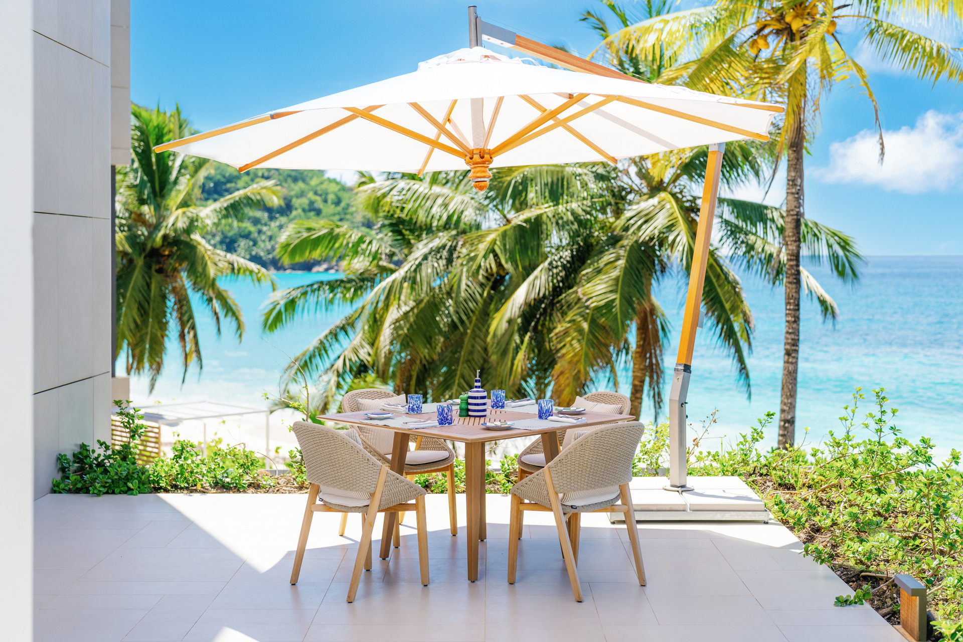 Restaurant at the Cheval Blanc Seychelles, Luxury Villas, Indian Ocean, Casol