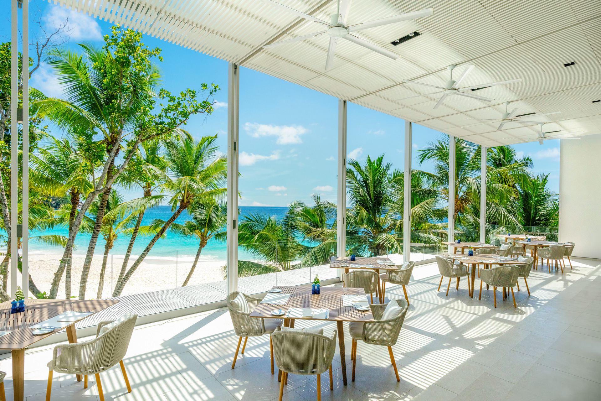 Restaurant at the Cheval Blanc Seychelles, Luxury Villas, Indian Ocean, Casol