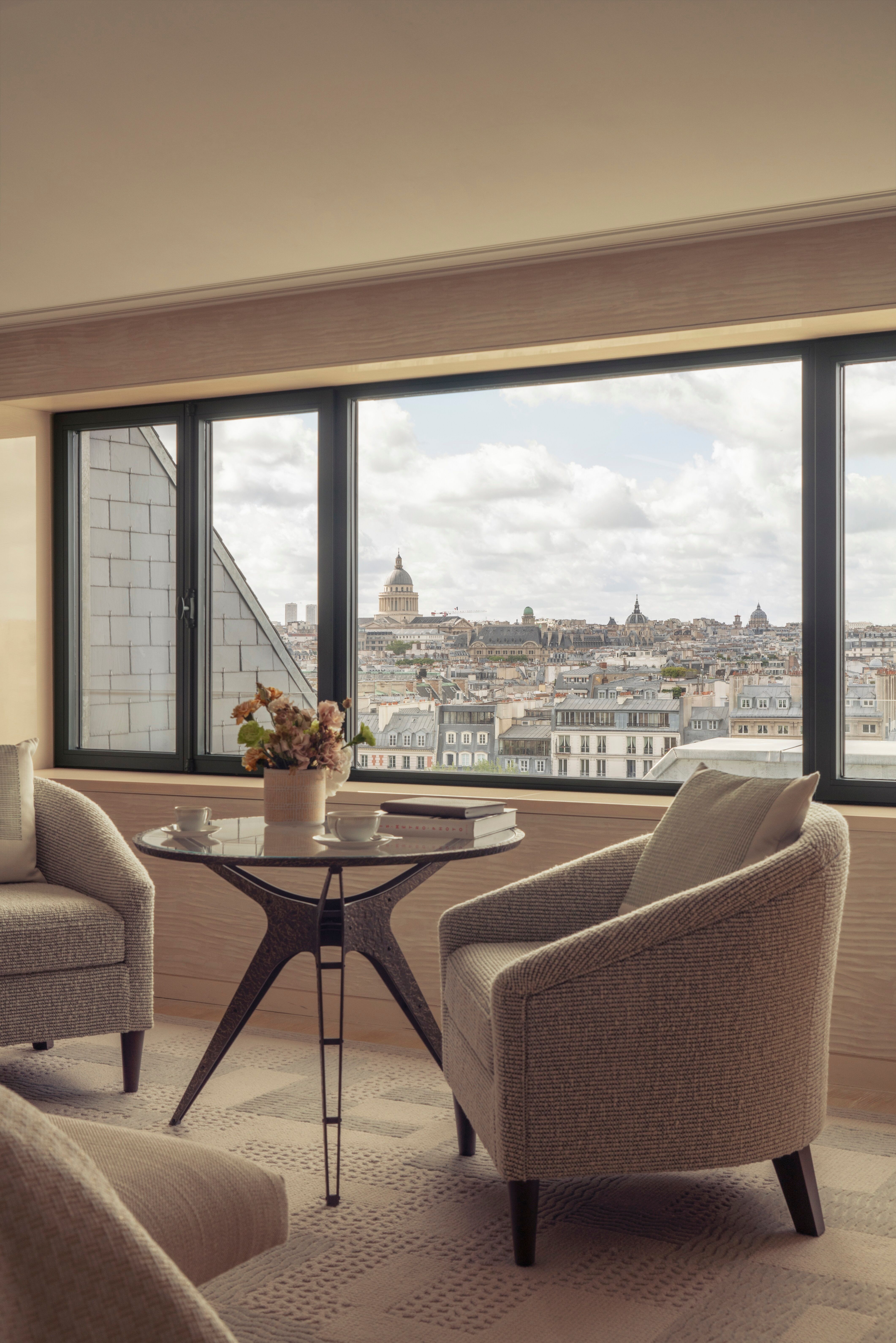 Cheval Blanc Paris, Luxury Hotel France, Casol