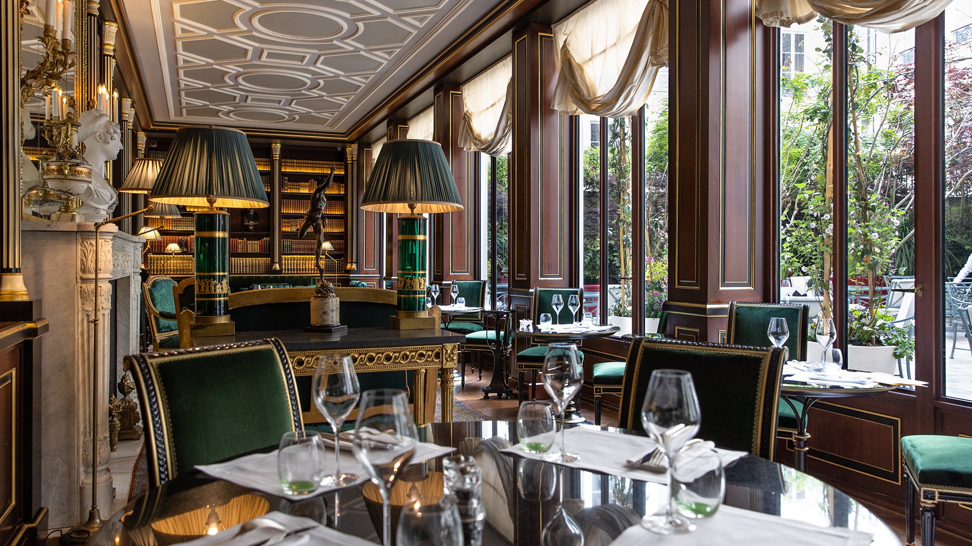Reserve de Paris, Luxury Hotel France, Restaurant, Casol