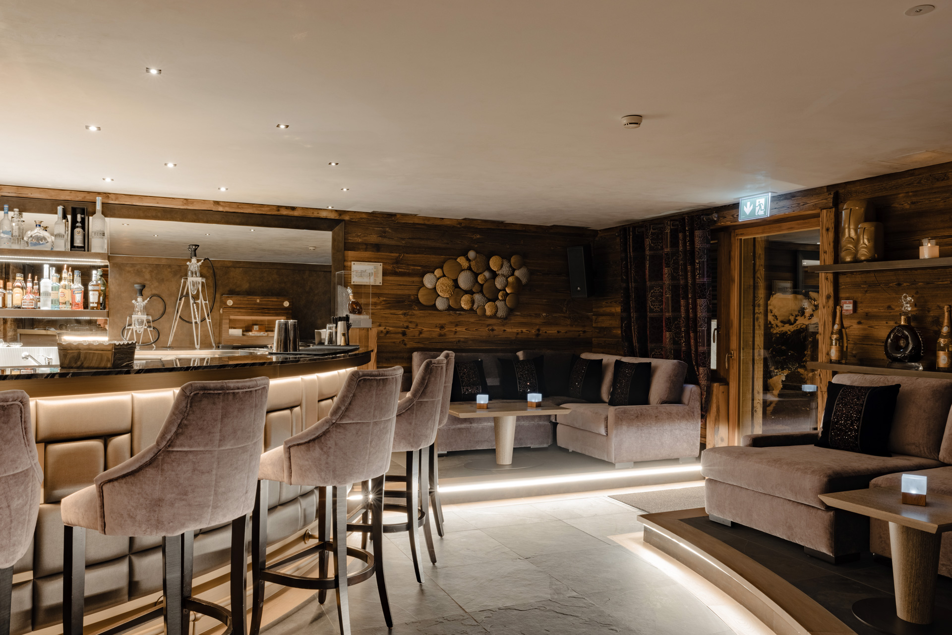 Ultima Hotel Gstaad, Switzerland / Casol