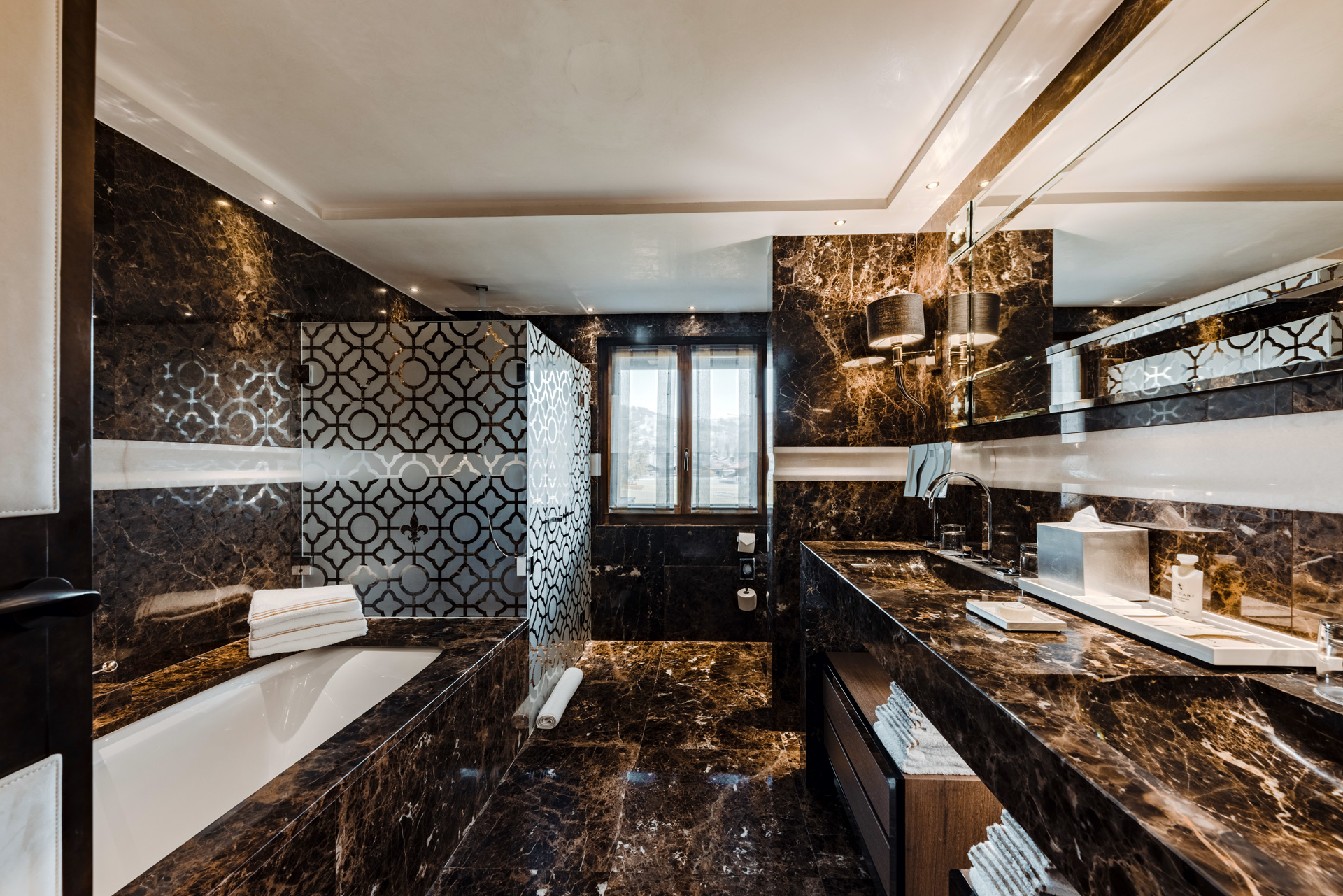 Ultima Hotel Gstaad, Switzerland / Casol
