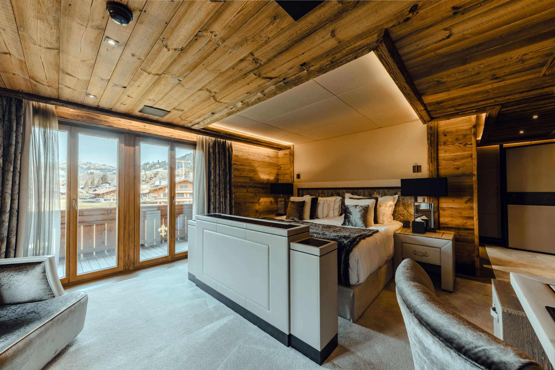 Ultima Hotel Gstaad, Switzerland / Casol