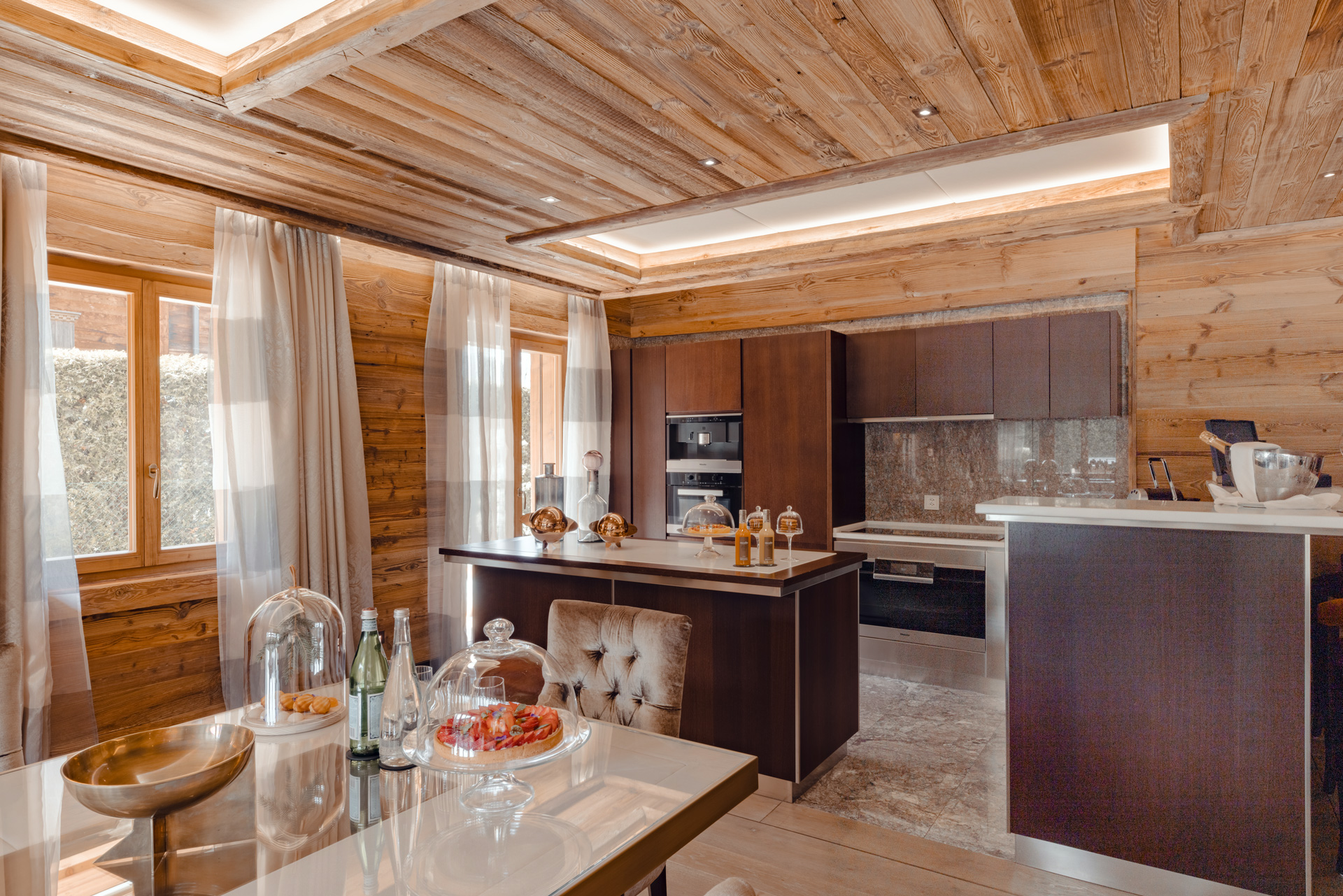 Ultima Hotel Gstaad, Switzerland / Casol