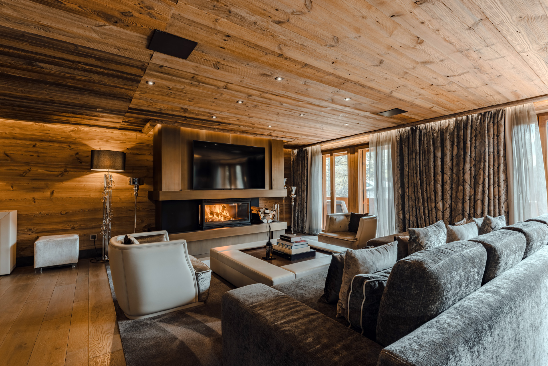 Ultima Hotel Gstaad, Switzerland / Casol