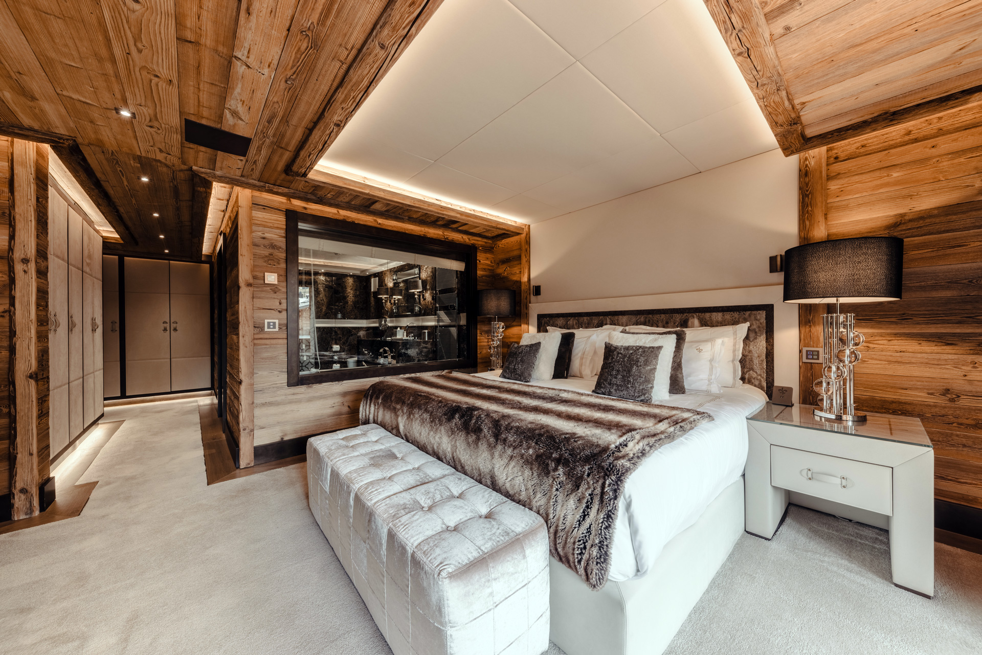 Ultima Hotel Gstaad, Switzerland / Casol