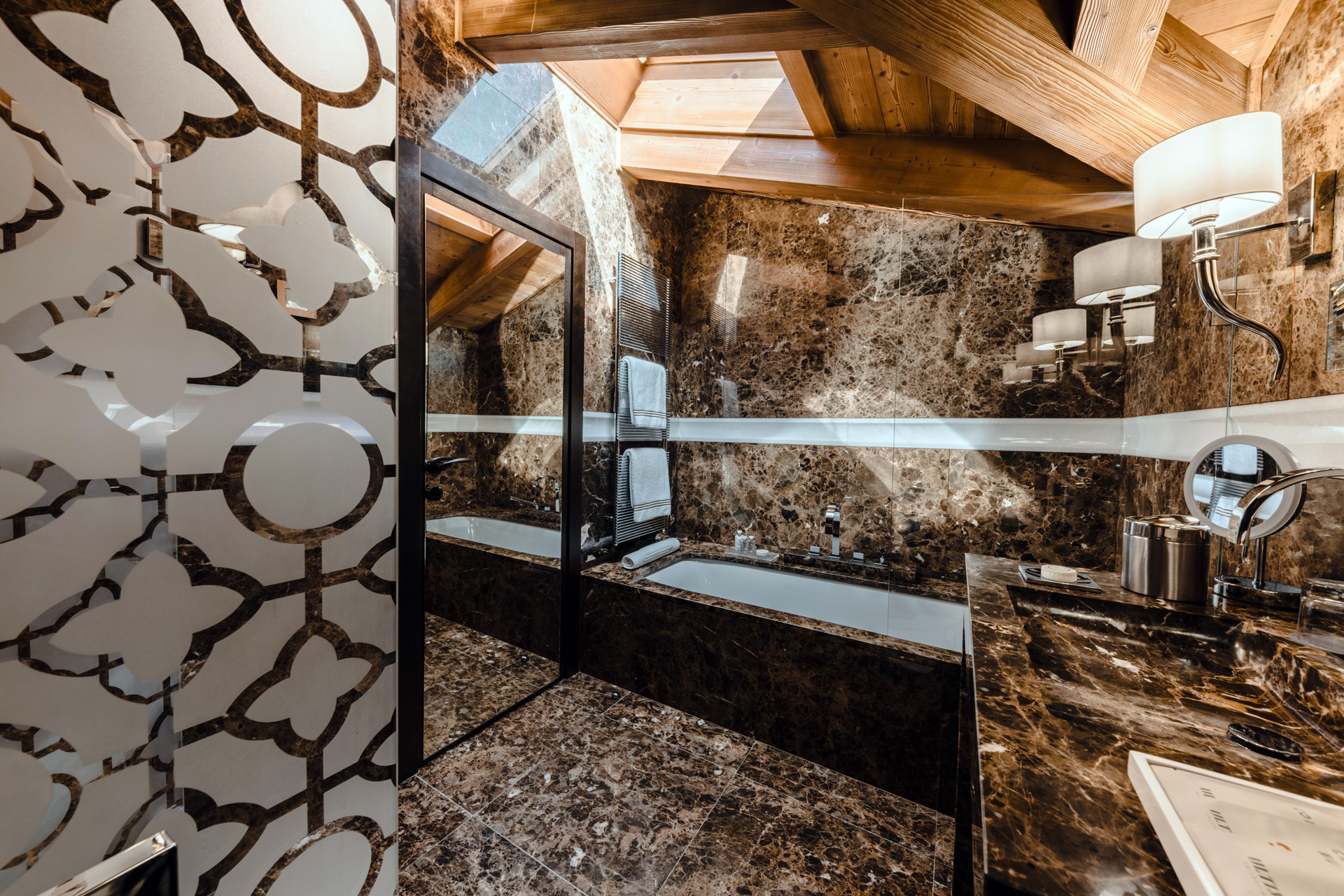 Ultima Hotel Gstaad, Switzerland / Casol