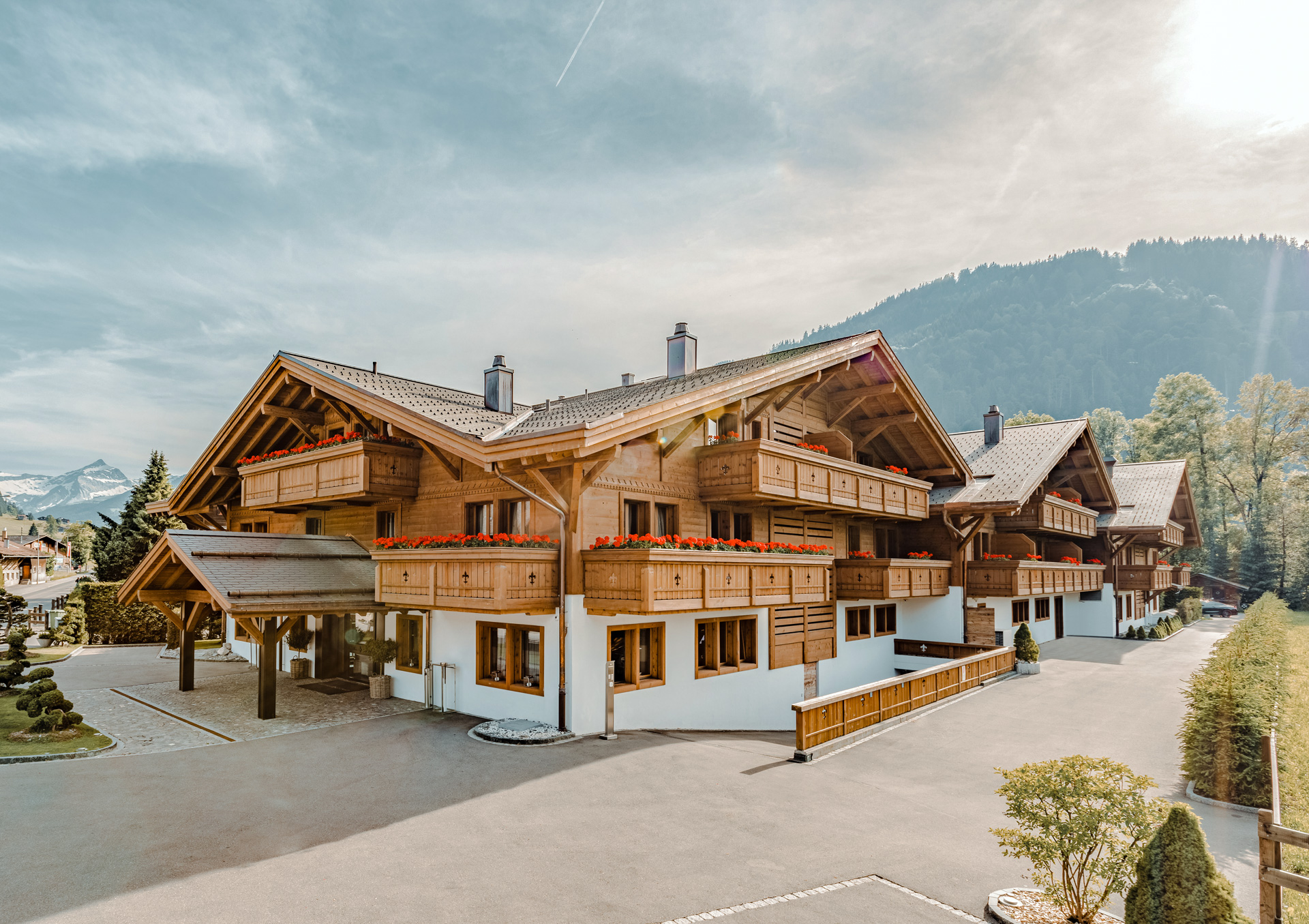Ultima Hotel Gstaad, Switzerland / Casol