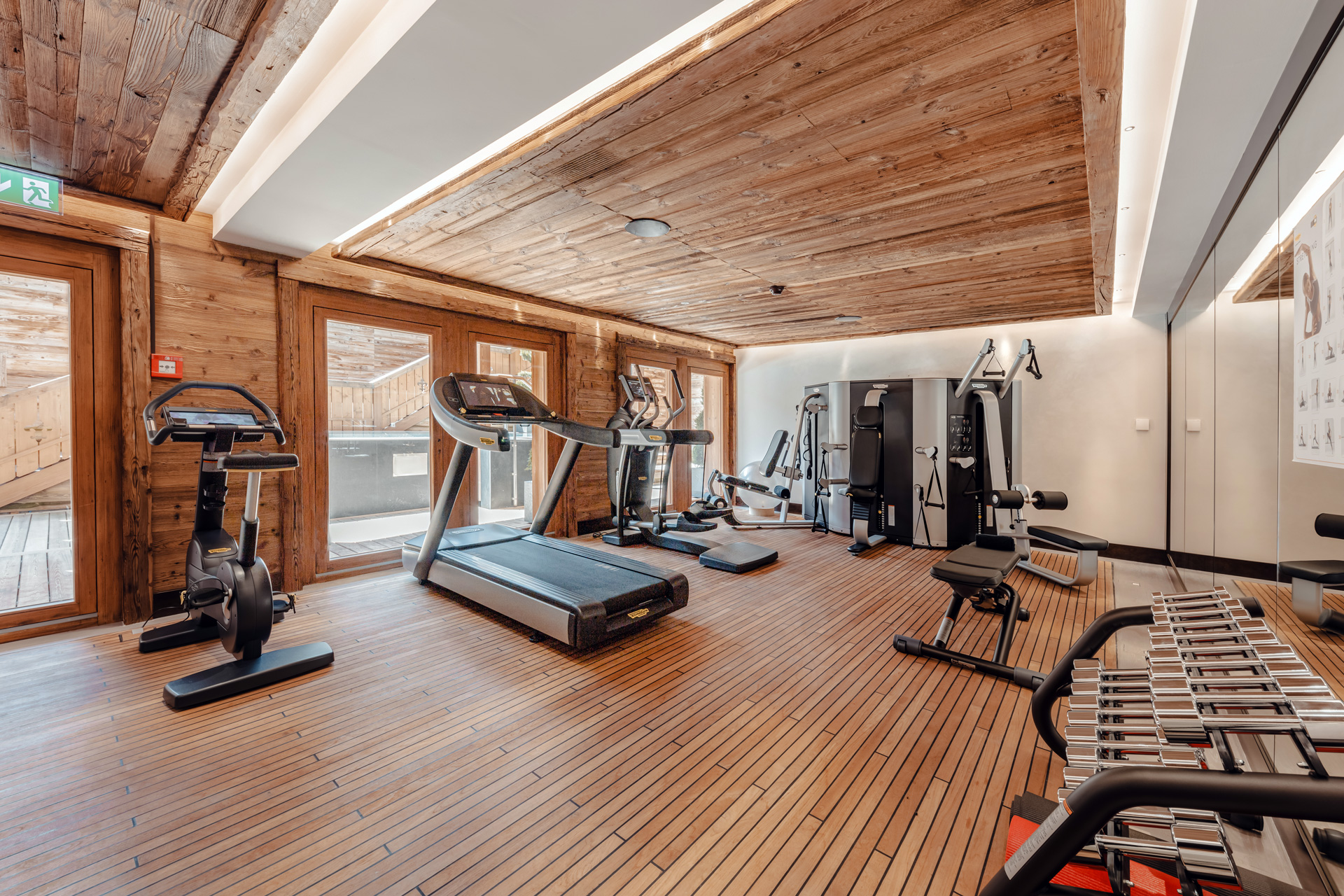Ultima Hotel Gstaad, Switzerland / Casol
