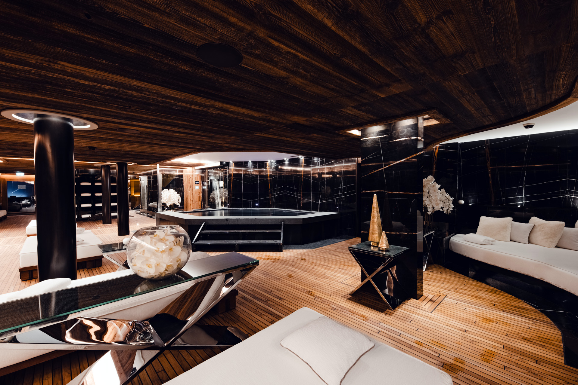 Ultima Hotel Gstaad, Switzerland / Casol